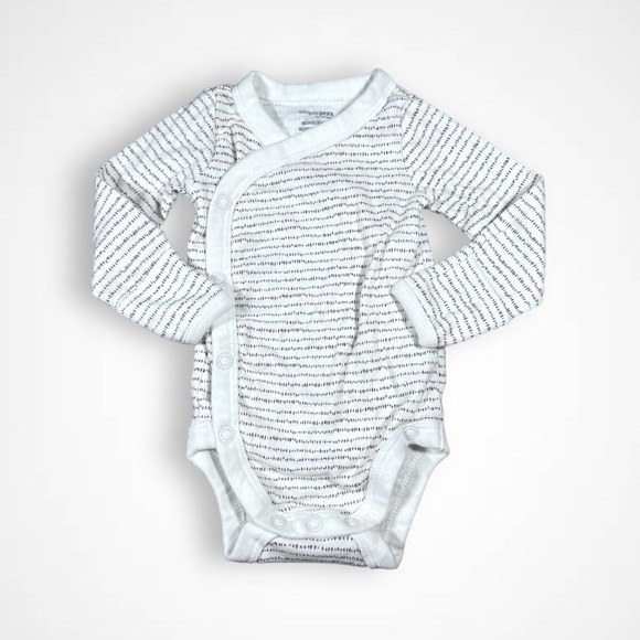 4/$20 Carter’s Newborn White Onesie - Picture 1 of 4